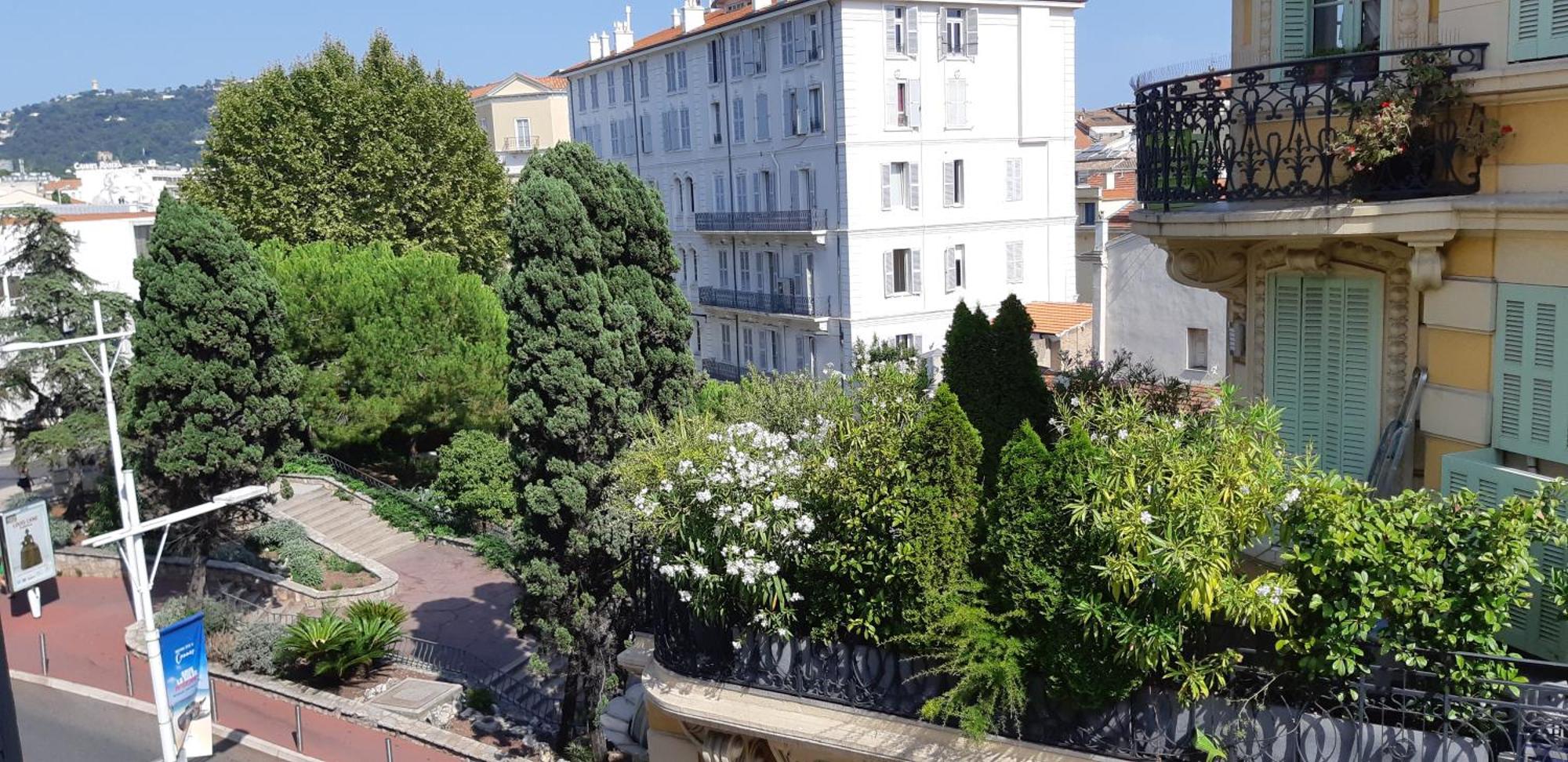 Day'S Inn Cannes Exterior photo